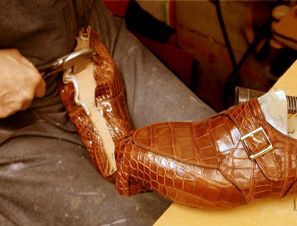 belvedere-alligator-shoe-making-2.jpg