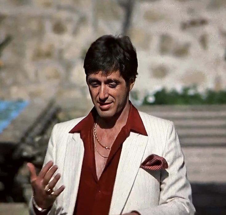tony-montana-white-suit.jpg